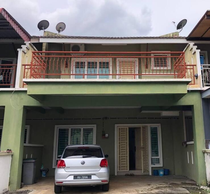 Nice Seremban 2 1/2 Storey House With 4 Rooms Eksteriør bilde